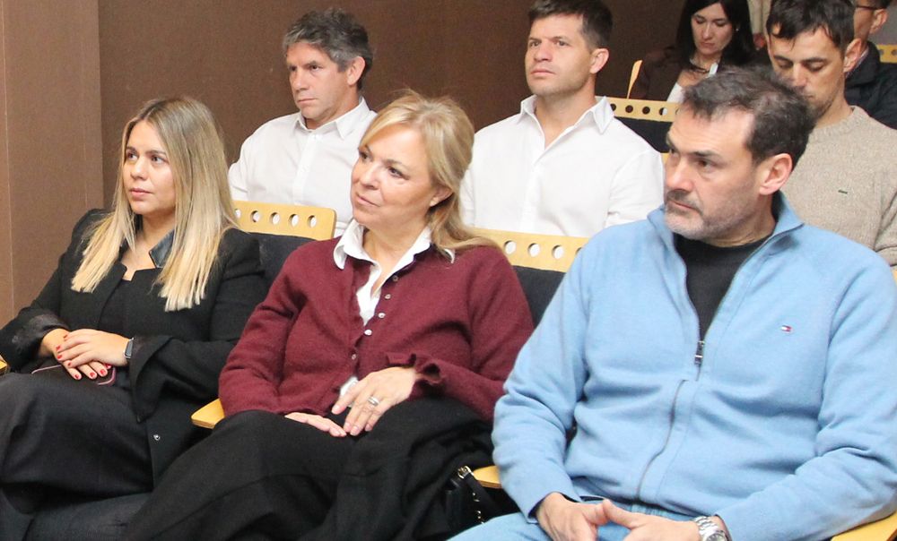 Georgina Riveros presidenta de uni&oacute;n industrial de mendoza joven. Empresa Grupo Fonther; Carolina Mart&iacute;n de empresa Las Mar&iacute;as Construcciones SA; Juan Franco Badaloni de Grupo Andesmar y Hern&aacute;n Fontana de Grupo Fonther