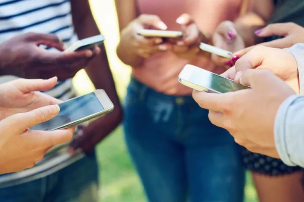 Esto significa que las personas suban todo lo que hacen a sus redes sociales.