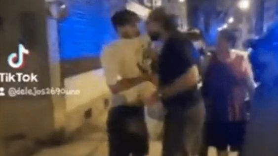 El joven fue detenido por no cumplir las medidas sanitarias e insultar a la Policía.