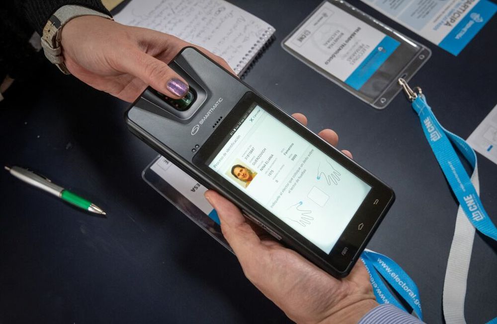 La Junta Nacional Electoral ya tiene listas las boletas, urnas y un nuevo dispositivo Identificador biométrico para una prueba piloto que se realizará en la provincia. Foto: Ignacio Blanco / Los Andes