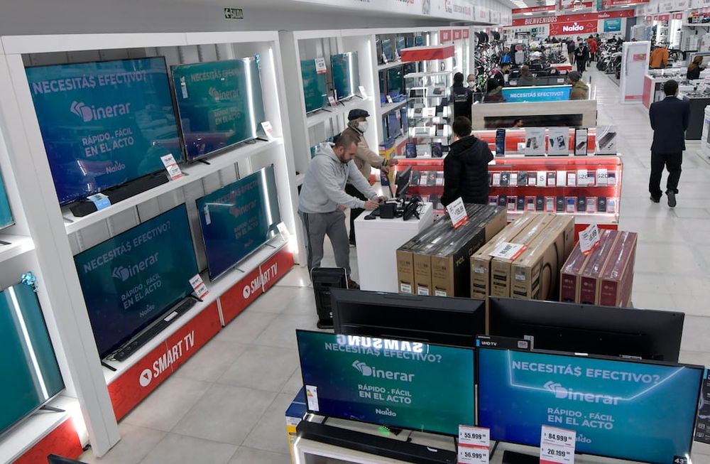 Ahora 30: los detalles del programa para comprar en cuotas televisores, celulares, lavarropas y heladeras. / Foto: Orlando Pelichotti / Los Andes