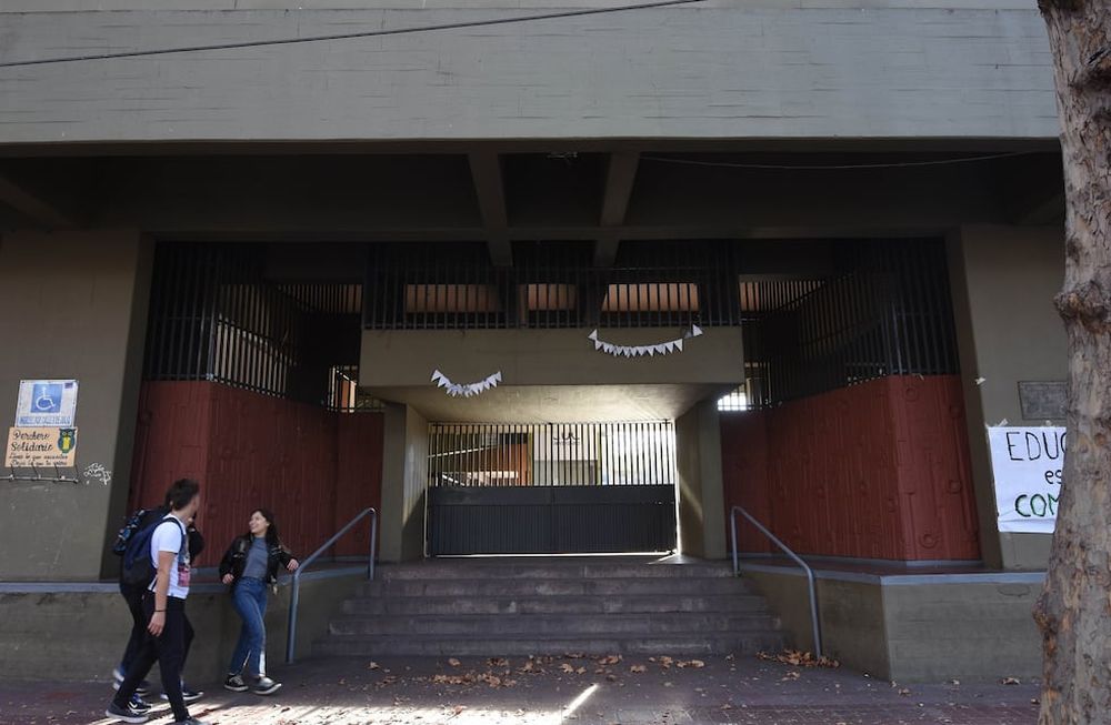 Se filtra un borrador con los requisitos y fechas para entrar a los colegios de la UNCuyo en 2021