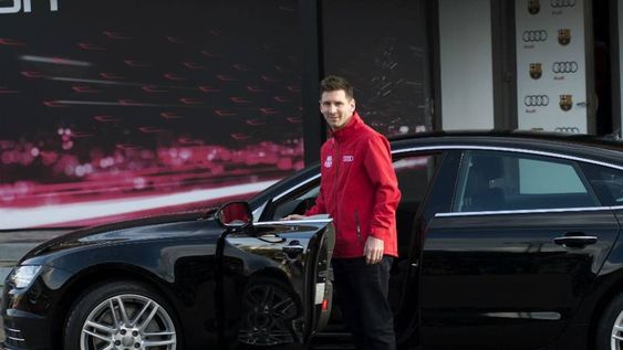 Mirá el nuevo auto que le regalaron a Messi en el Barcelona