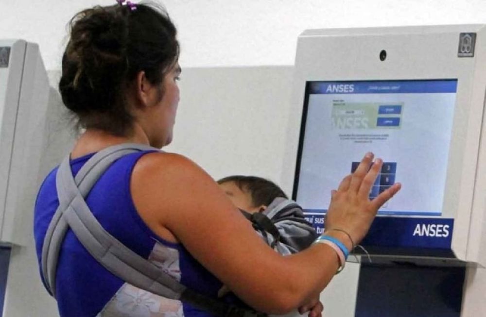 Anses: cómo saber si te dieron de baja la AUH y cómo volver a cobrarla