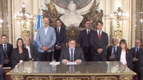 Javier Milei explicó por cadena nacional el “mega-DNU”. (Prensa)