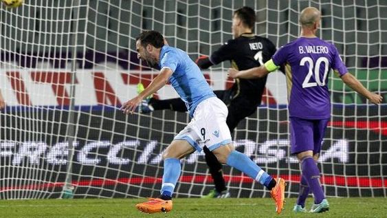 Higuaín anotó por cuarta fecha consecutiva y le dio el triunfo al Nápoli