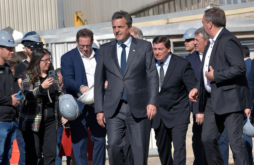 El candidato a presidente por Unión por la Patria y ministro de Economía Sergio Massa, visitó la empresa IMPSA en la anterior llegada a la provincia. Foto: Orlando Pelichotti