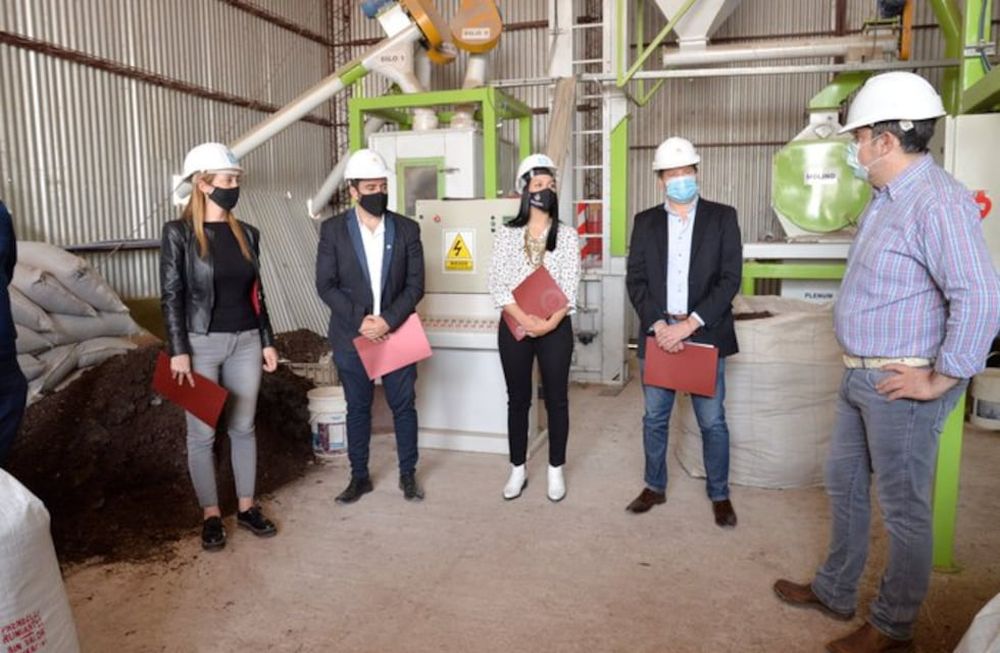 Tres intendentes peronistas acordaron reactivar una fábrica en Santa Rosa