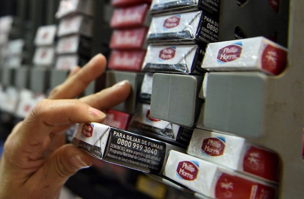 Las empresas de tabaco han hecho y hacen enormes negocios con el producto, a pesar que según los datos cada vez más se fuma menos / Archivo