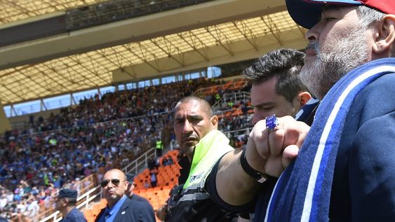El próximo sábado, Maradona cumpliría 61 años y en Santa Clara del Mar presentarán un monumento gigante. / Los Andes.