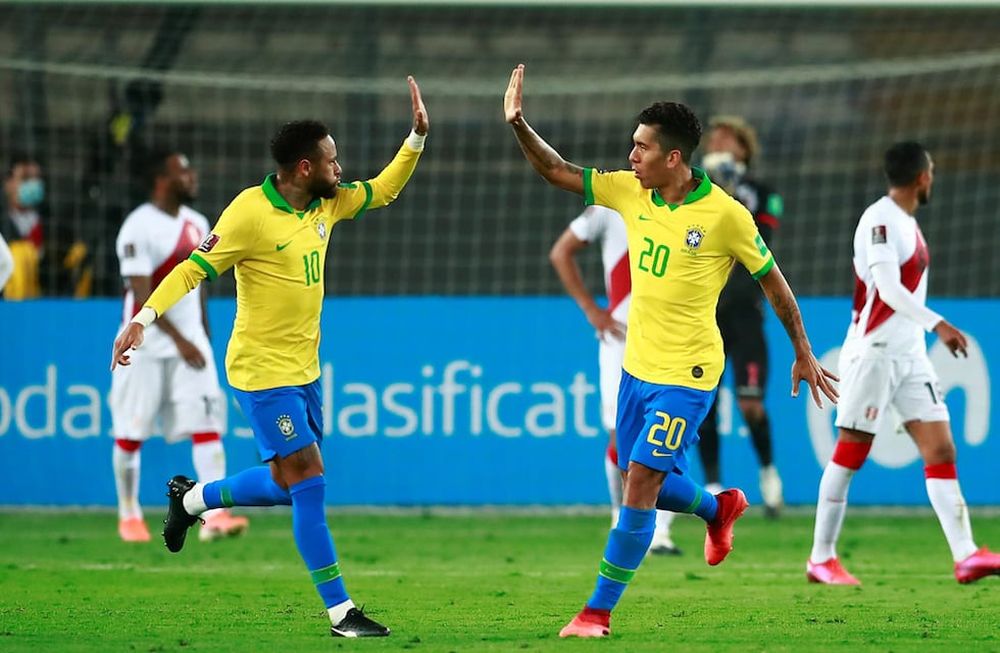 Neymar y Firmino, jugadores claves en el seleccionado de Brasil.