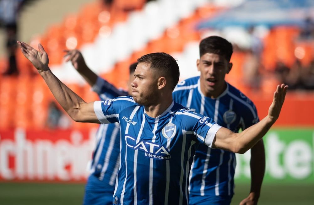 El Tomba recibió algunos llamados por Conechny, pero debería retenerlo para buscar llegar a la Fase de Grupos.  Foto: Ignacio Blanco / Los Andes