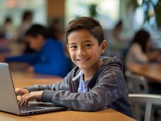 La computadora sigue vigente como herramienta para estudiantes frente al desafío de aprovechar la inteligencia artificial en la educación.