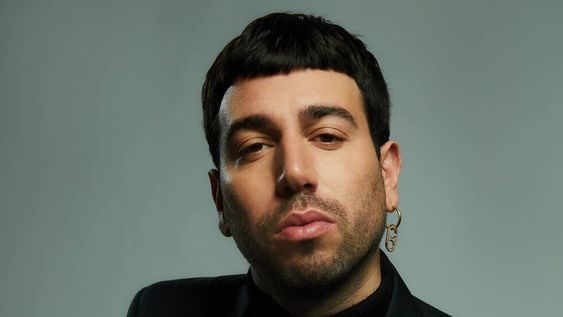 Mateo Sujatovich regresa a Mendoza para presentar su nuevo álbum La Dirección.