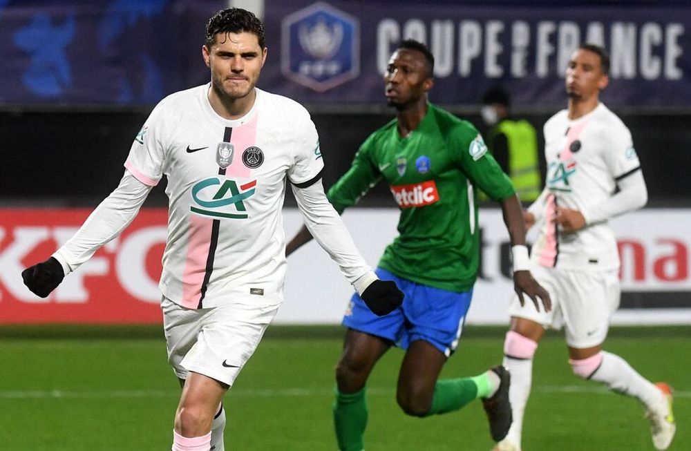 Mauro Icardi, delantero que pasa desapercibido en el PSG pero que siempre está para sacar las papas del fuego. /AP