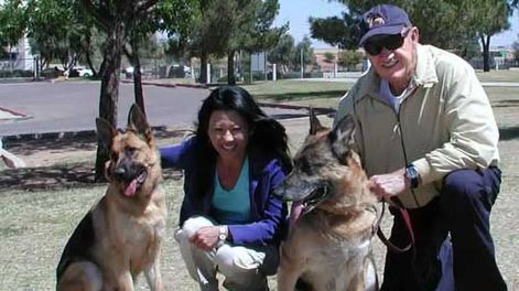 Hubo un error al identificar al perro hallado muerto junto a los cuerpos sin vida de Gene Hackman y su esposa Betsy Arakawa (Foto archivo)