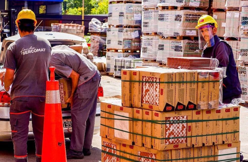 Crece el acopio de materiales de construcción, y ya rinde más que un plazo fijo