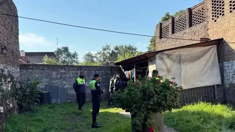 La policía realizó peritajes en la vivienda donde ocurrió el horror.&nbsp;