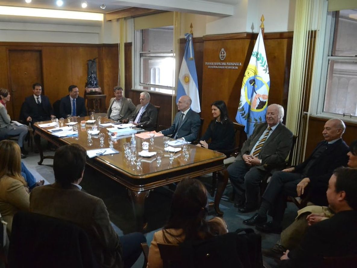 El Jury de Enjuiciamiento en reunión. (Archivo)