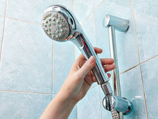el mejor metodo de limpieza para que la flor de la ducha quede como nueva