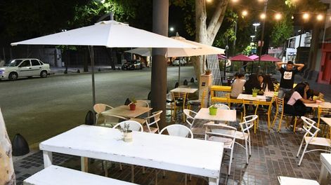 No sólo se advierte un menor consumo, sino un mayor endeudamiento personal o familiar.