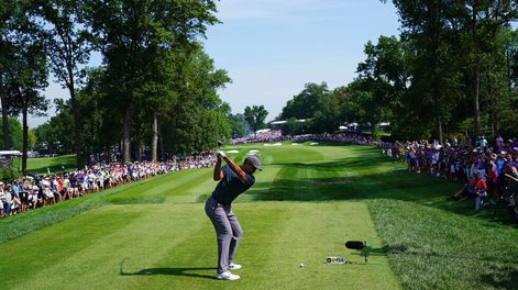 Tiger Woods rescató el par de cancha tras un pésimo arranque en el Championshit