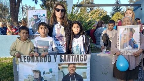 Los Andes | Familiares del policía Leonardo Alarcón y el agente municipal Santiago Velázquez pidieron que se haga justicia.