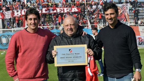 El presidente de la Liga Mendocina Omar Sperdutti (en el centro) fue uno de los impulsores del nuevo certamen. Foto: Orlando Pelichotti / Los Andes