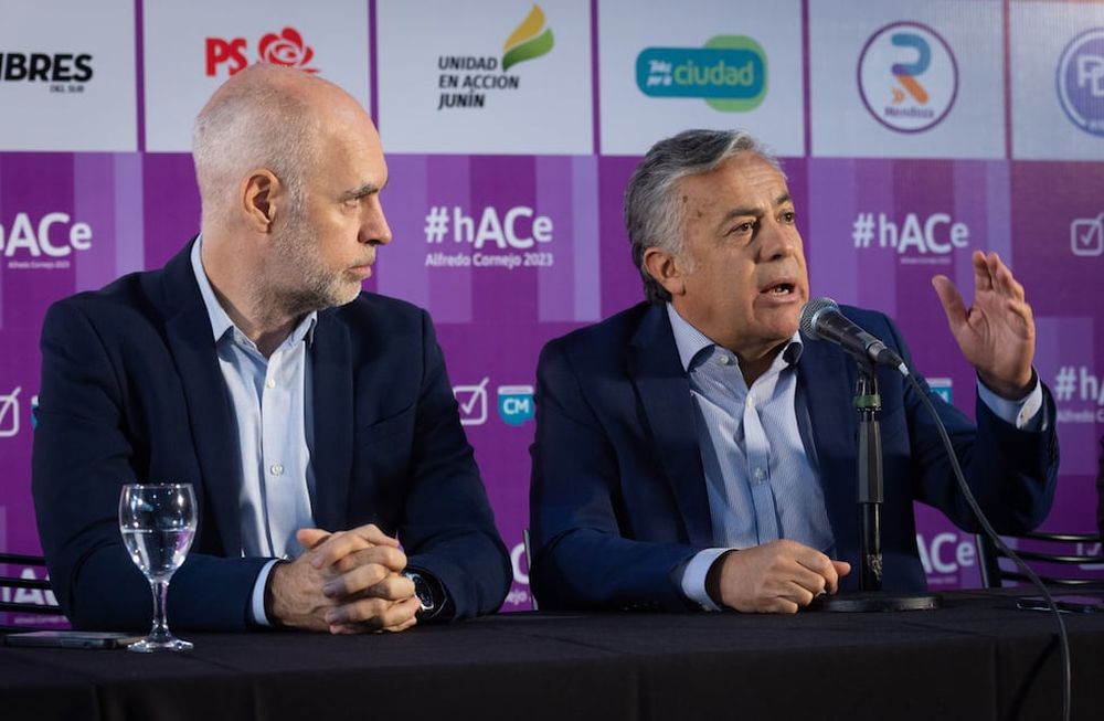 Rodolfo Suárez, Horacio Rodríguez Larreta y Alfredo Cornejo presentaron el Frente Cambia Mendoza en el Club Andes Talleres.  Foto: Ignacio Blanco / Los Andes