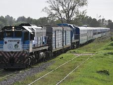 El Tren Solidario número 54 con destino a Bahía Blanca repelto de donaciones.&nbsp;