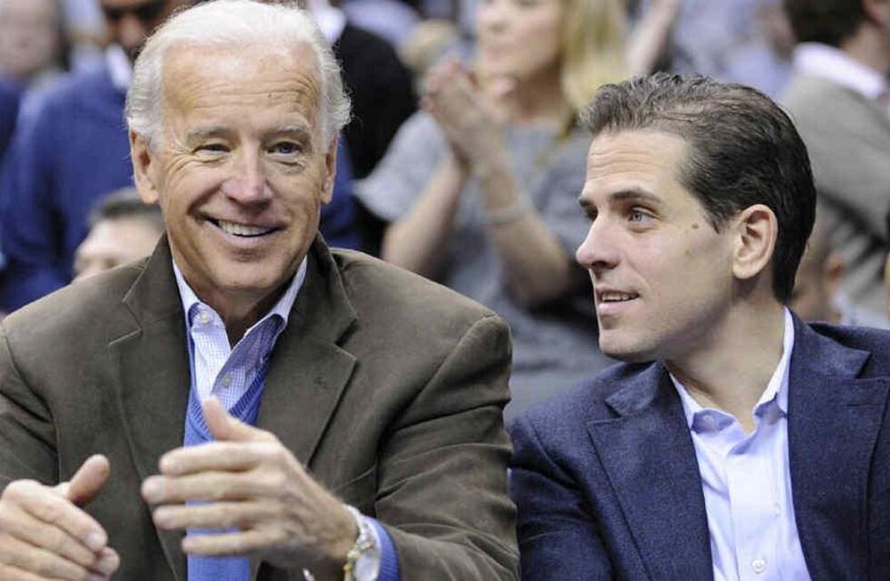 Apoyo. El vicepresidente Joe Biden junto a su hijo Hunter (AP)