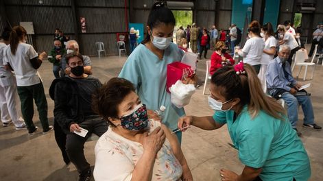 Los Andes | La provincia ha recibido 296.400 vacunas y se han aplicado 194.993, de las cuales 19.597 son segundas dosis. Foto: Ignacio Blanco / Los Andes
