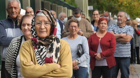 Los adultos mayores tienen una vida activa en la sociedad. Foto: Orlando Pelichotti / Los Andes