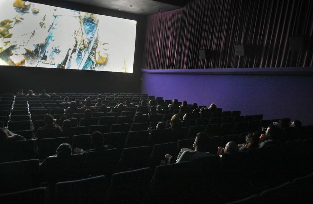 Cines al 50% de capacidad, distanciamiento y cierre a las 0.30 - Nicolás Ríos / Los Andes