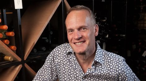 Guarda 14 | Atkin se tomó un tiempo para hablar con Los Andes sobre el vino argentino, su evolución y potencial en el mundo, nuevos varietales, la importancia de diferenciar las regiones y otros temas más.