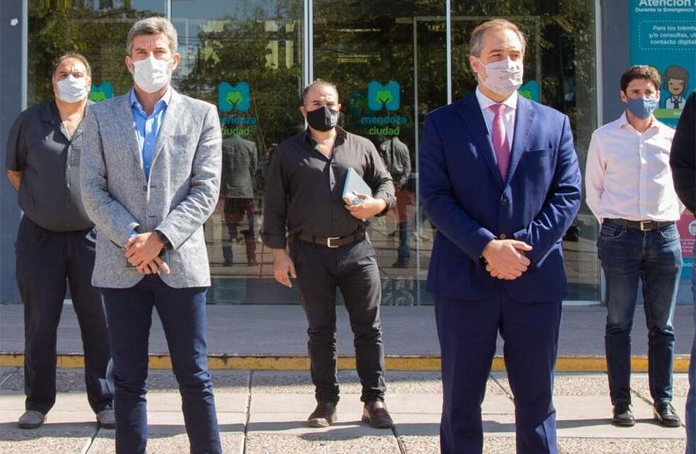 Ulpiano Suárez (izquierda) es uno de los que está más holgado (tiene 8 de 12 ediles). Matías Stevanato uno de los ajustados: renueva tres bancas, la mitad del bloque oficialista (tiene 6 de 12 en total).
