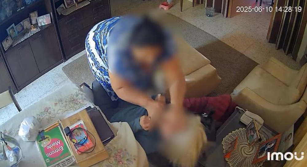 Una adulta mayor fue brutalmente golpeada en un entradera en Monte Grande, Buenos Aires.