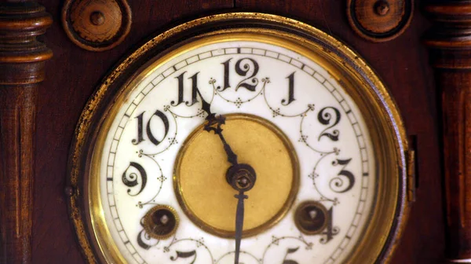 Reciclaje paso a paso en casa para un reloj viejo