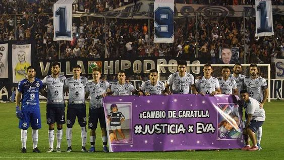 Los hinchas y los jugadores del Azul no dejan de soñar. ¿Se dará? / Foto: José Gutiérrez
