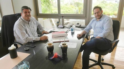 Los Andes | Abed e Ilardo en la Vicegobernación. Se sacan chispas en las sesiones pero fuera de los debates tienen mucho en común. Foto: Orlando Pelichotti / Los Andes