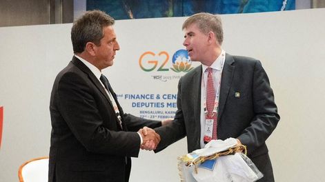 El ministro de Economía, Sergio Massa junto con Jay Shambaugh, funcionario del Tesoro de Estados Unidos.