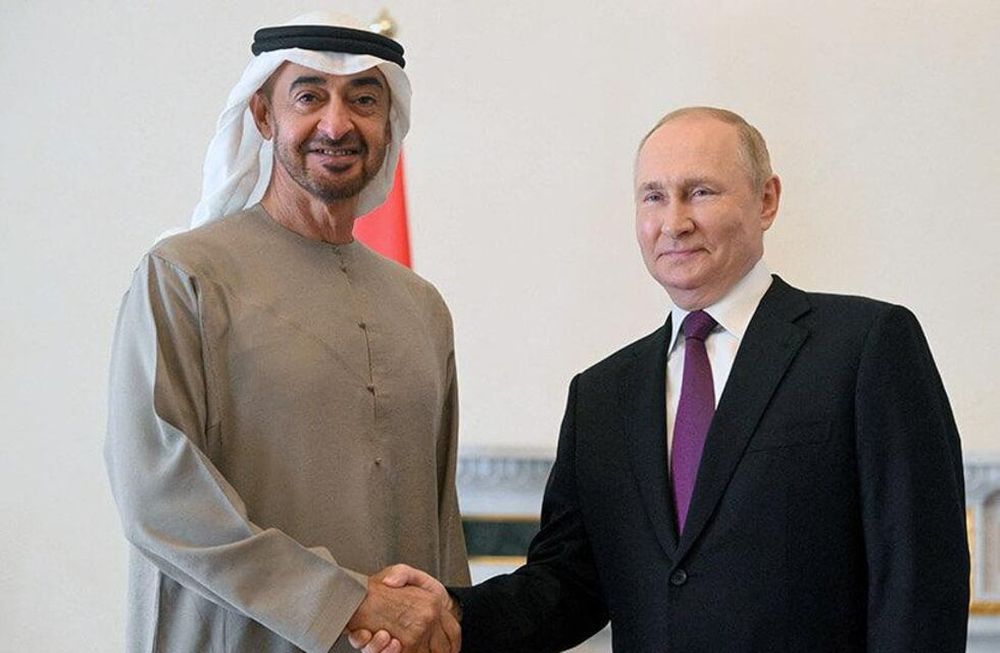 Mohamed bin Zayed Al Nahyan y Vladimir Putin, presidentes de Emiratos Árabes Unidos y Rusia respectivamente. Imagen de archivo.