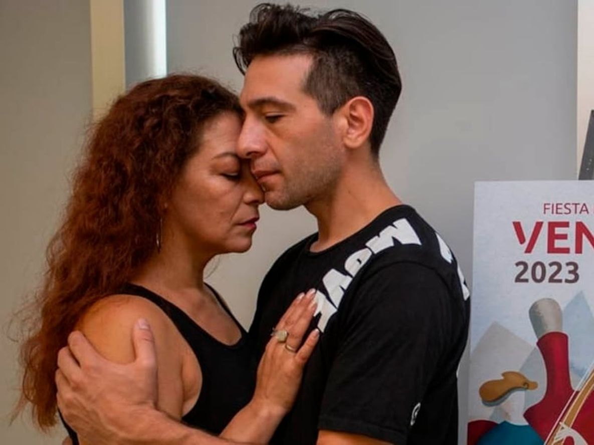 Marta y Gonzalo han logrado transmitir su pasión por el baile a sus hijos, con quienes bailaron en una Vendimia. | Foto: Gobierno de Mendoza