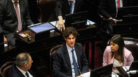 Los Andes | Martín Lousteau fue el único integrante del bloque radical en rechazar que se postergue el tratamiento del DNU (Foto: Federico López Claro)