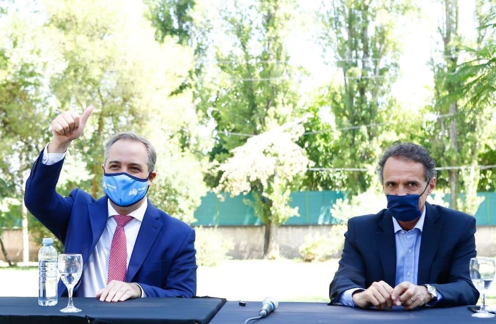 Además de firmar convenio para la importante obra para Maipú, el ministro Katopodis acordó obras viales, de agua potable y saneamiento en los 18 departamentos de Mendoza.