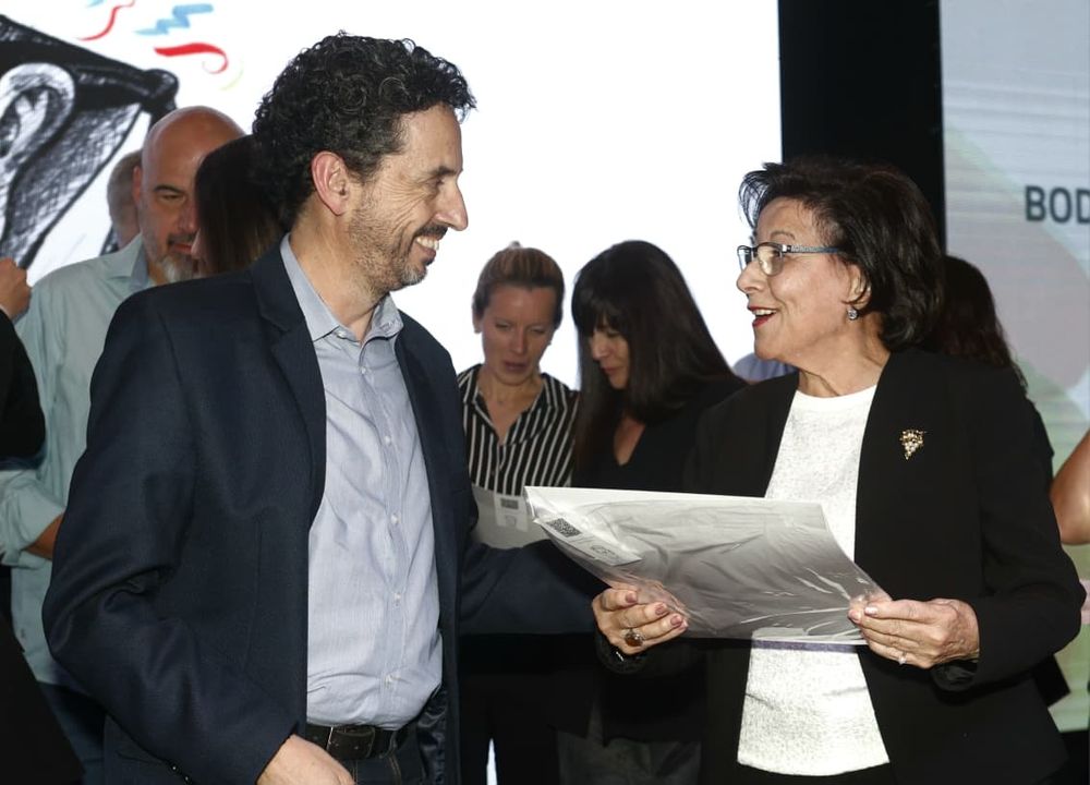 Pablo Dellazoppa y Cristina Pandolfi compartieron impresiones de la edición 2025, en una charla distendida marcada por la satisfacción del trabajo conjunto y la calidad de los vinos premiados.