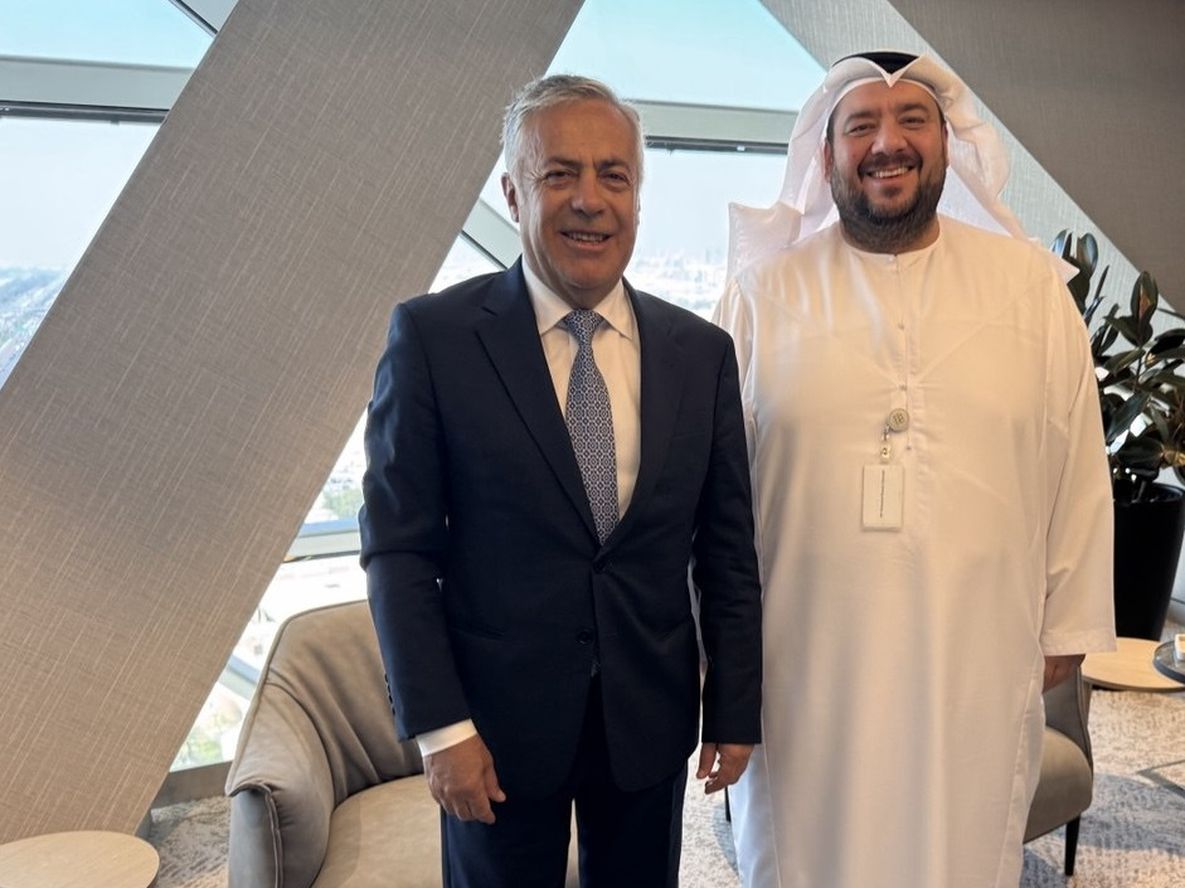 El gobernador Alfredo Cornejo se reunió con el ministro de Inversiones de Emiratos Árabes, Mohammed Alsuwaidi.