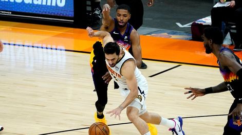 Un buen arranque, intenso, tuvo el cordobés Facundo Campazzo contra los Suns. (AP)
