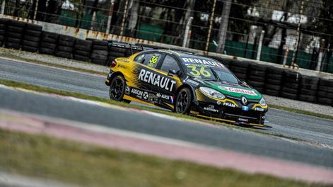 El de Renault se impuso en el circuito 9 del Autódromo de Buenos Aires.