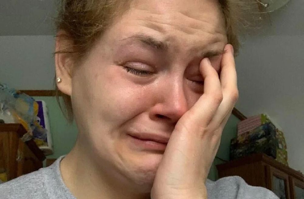 La mujer publicó un polémico mensaje en Facebook diciendo que ser madre de tiempo completo es solitario y abrumador.